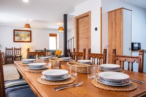 Dining - Country House 'Quercus' with Mountain View, Wi-Fi and Air Conditioning (Navaluenga)
