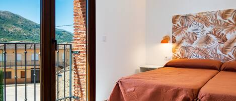 4 dormitorios, tabla de planchar con plancha, wifi y ropa de cama