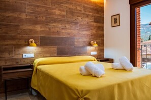 4 chambres, fer et planche à repasser, Wi-Fi, draps fournis