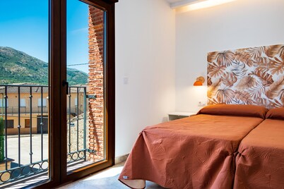 Country House 'Quercus' with Mountain View, Wi-Fi and Air Conditioning