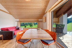 Dining - Apartment 'Kesselmoos' with Mountain View, Private Terrace and Wi-Fi (Nova Ponente)