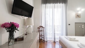 Apartment (1 Bedroom) | 1 bedroom, iron/ironing board, cribs/infant beds, bed sheets