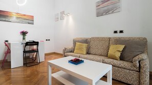 Appartamento (1 Bedroom) | Area soggiorno | TV