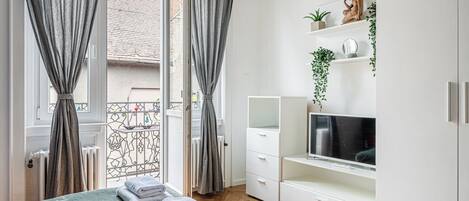 2 bedrooms, iron/ironing board, free WiFi