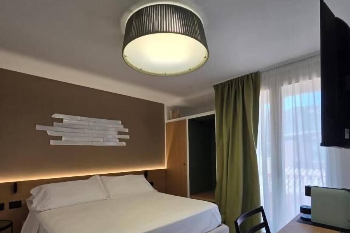 Standard Double Room, Balcony | Blackout drapes, soundproofing, iron/ironing board, free WiFi