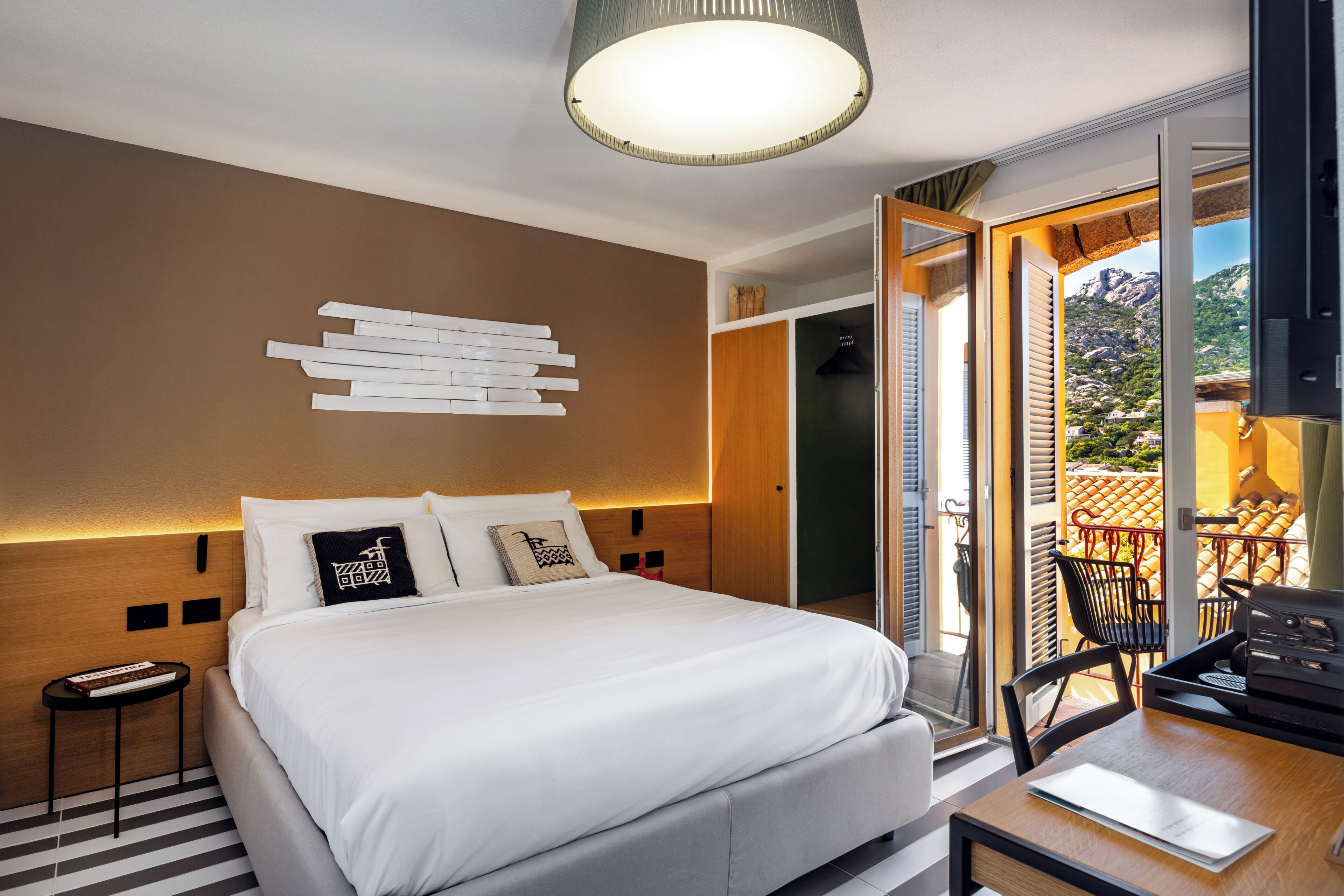 Standard Double Room, Balcony | Blackout drapes, soundproofing, iron/ironing board, free WiFi