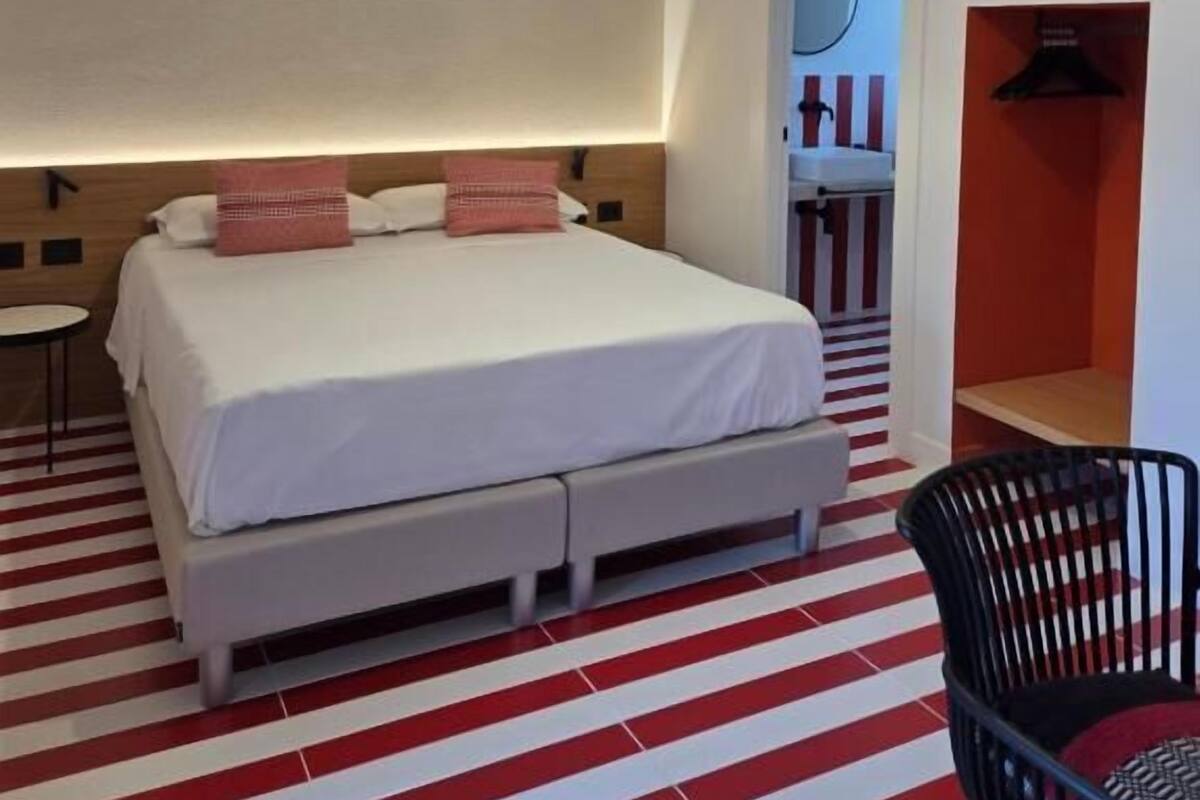 Superior Double Room, Balcony | Blackout drapes, soundproofing, iron/ironing board, free WiFi