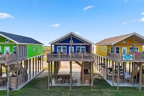 Exterior - Beachfront, Views, 3bdr/2bth (Bolivar Peninsula)