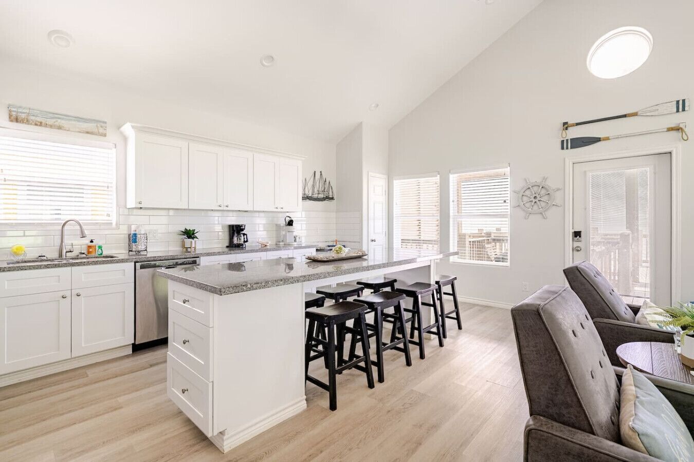 冷蔵庫、電子レンジ、コンロ、食器洗い機