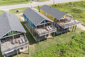 Exterior - Beachfront, Views, 3bdr/2bth (Bolivar Peninsula)
