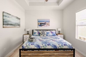 3 bedrooms, desk, iron/ironing board, travel crib - Beachfront, Views, 3bdr/2bth (Bolivar Peninsula)