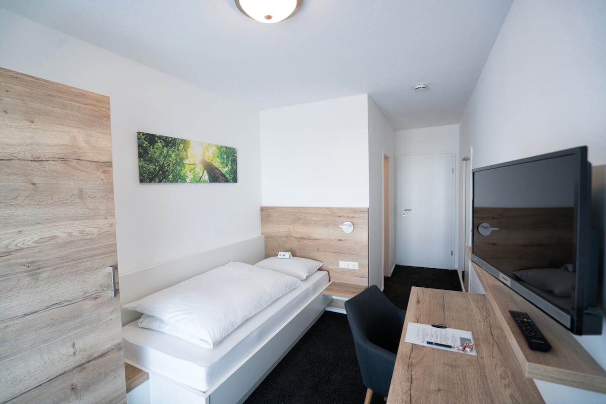 Habitación individual estándar | Tabla de planchar con plancha y wifi gratis