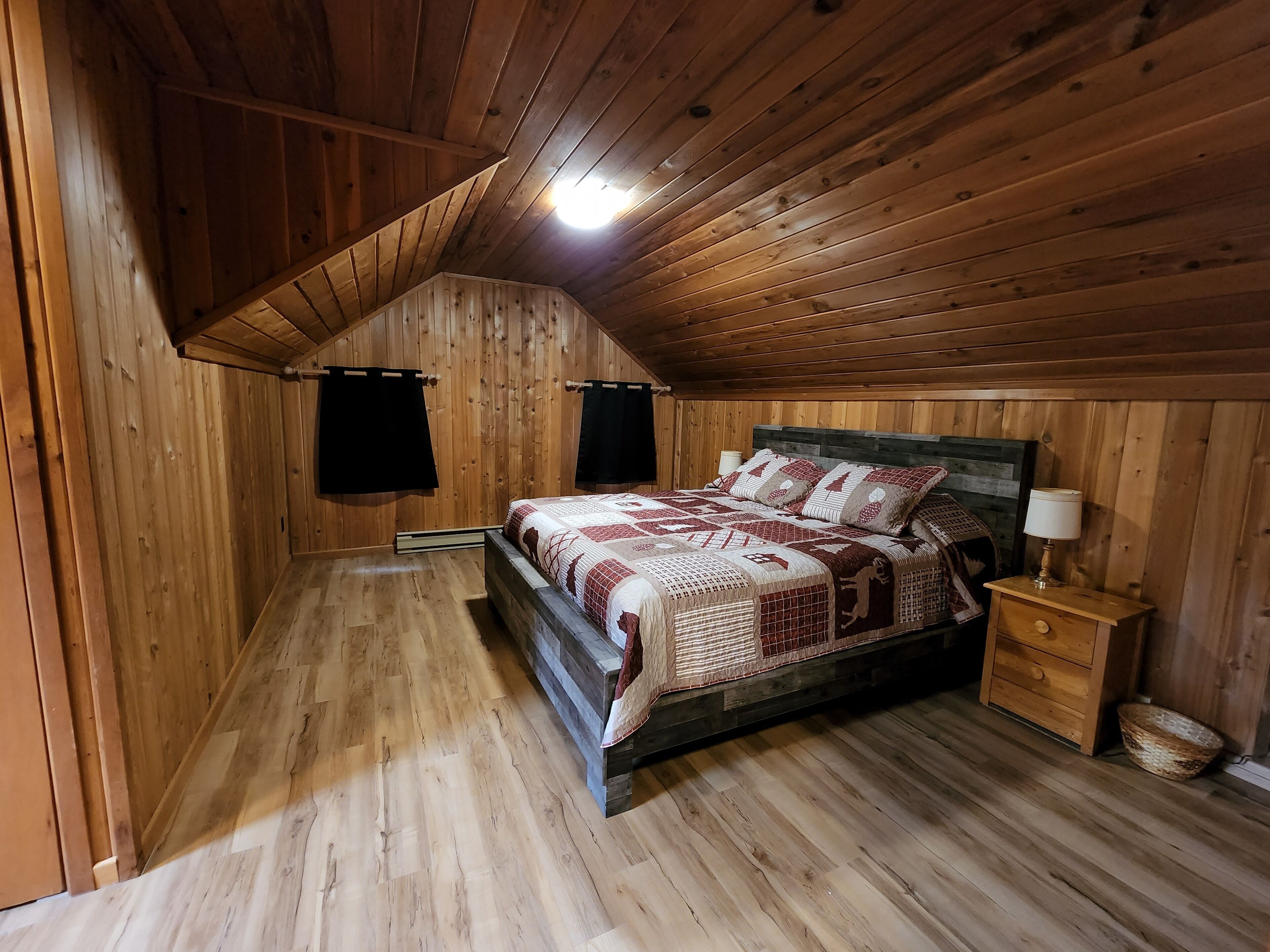 4 bedrooms, bed sheets
