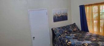 Doc's Paradise Blue Apartment