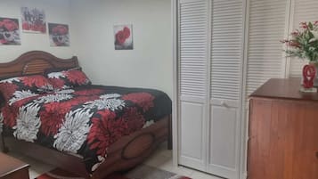 Iron/ironing board, WiFi, bed sheets