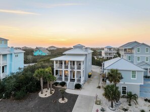 Exterior - No Worries Summary:
π (Gulf Shores)