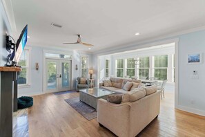 TV, fireplace, DVD player, books