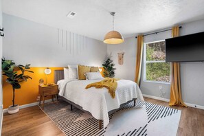 3 bedrooms, iron/ironing board, travel crib, WiFi