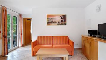 Fernseher, Tischtennisplatte