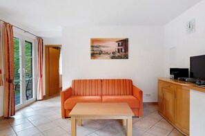 テレビ、卓球台