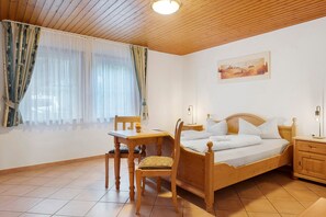 1 室のベッドルーム、WiFi、ベッドシーツ