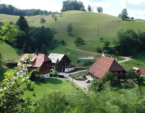 Apartment 'Vogelnest' with Mountain View, Shared Pool and Wi-Fi – Not Suitable for Dogs