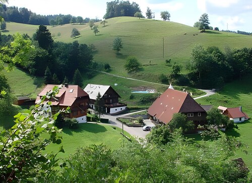 Apartment 'Kuschellaube' with Mountain View, Shared Pool and Wi-Fi