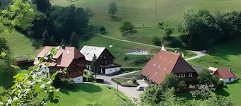 Apartment 'Kuschellaube' with Mountain View, Shared Pool and Wi-Fi