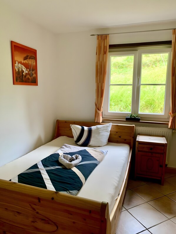 1 habitación, wifi y ropa de cama