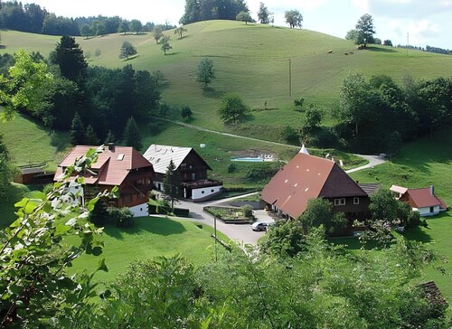 Apartment 'Kuschellaube' with Mountain View, Shared Pool and Wi-Fi