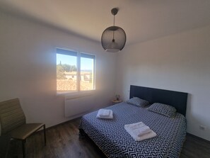 3 habitaciones, wifi gratis y ropa de cama 