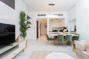 Televisión y oficina 