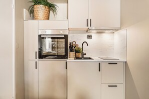 컴포트 아파트, 더블침대 1개, 금연, 전용 욕실 | 전용 주방 | 전자레인지, 오븐, 쿡탑, 전기 주전자