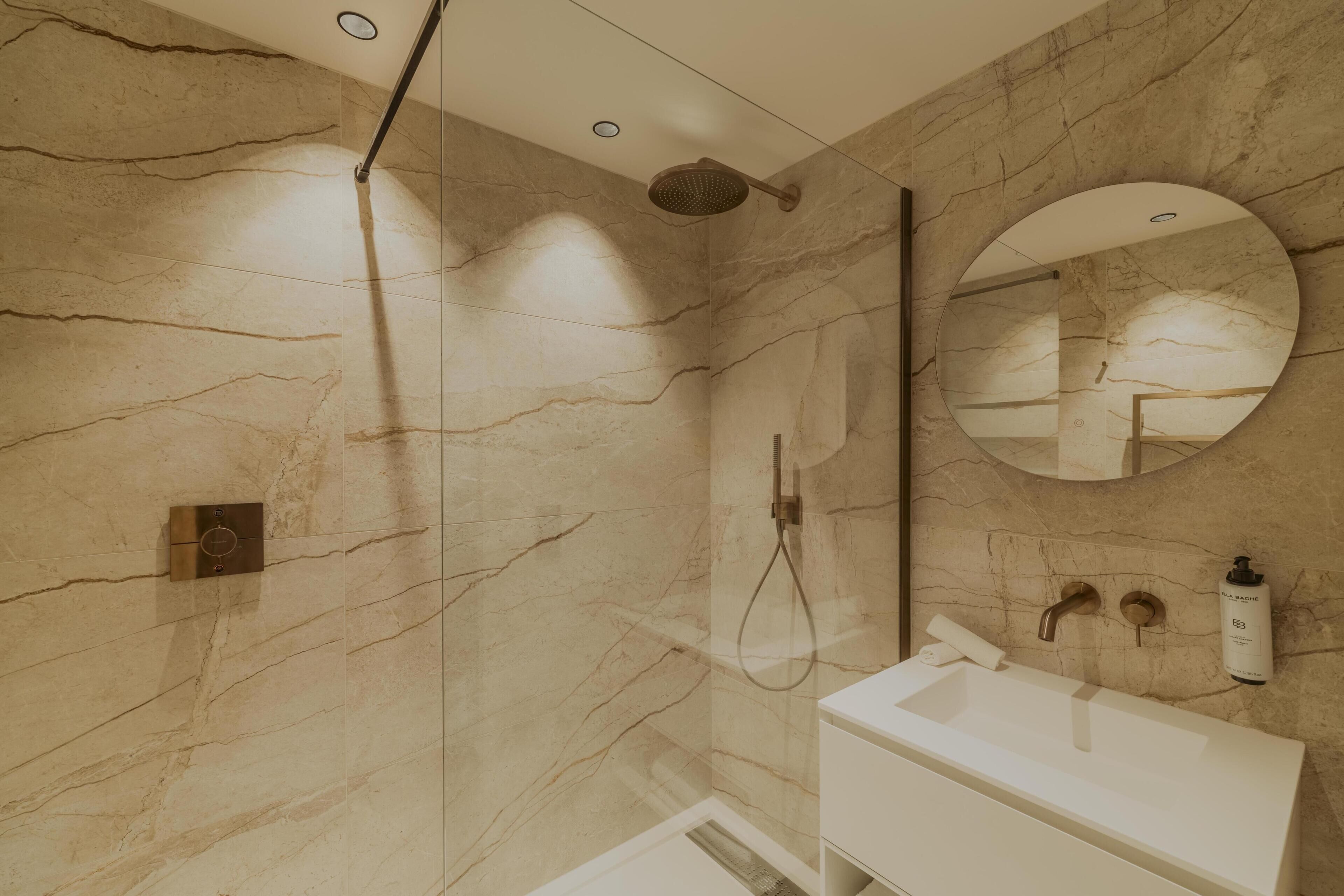 Superior-Zimmer, Terrasse (Pine Grove View) | Badezimmer