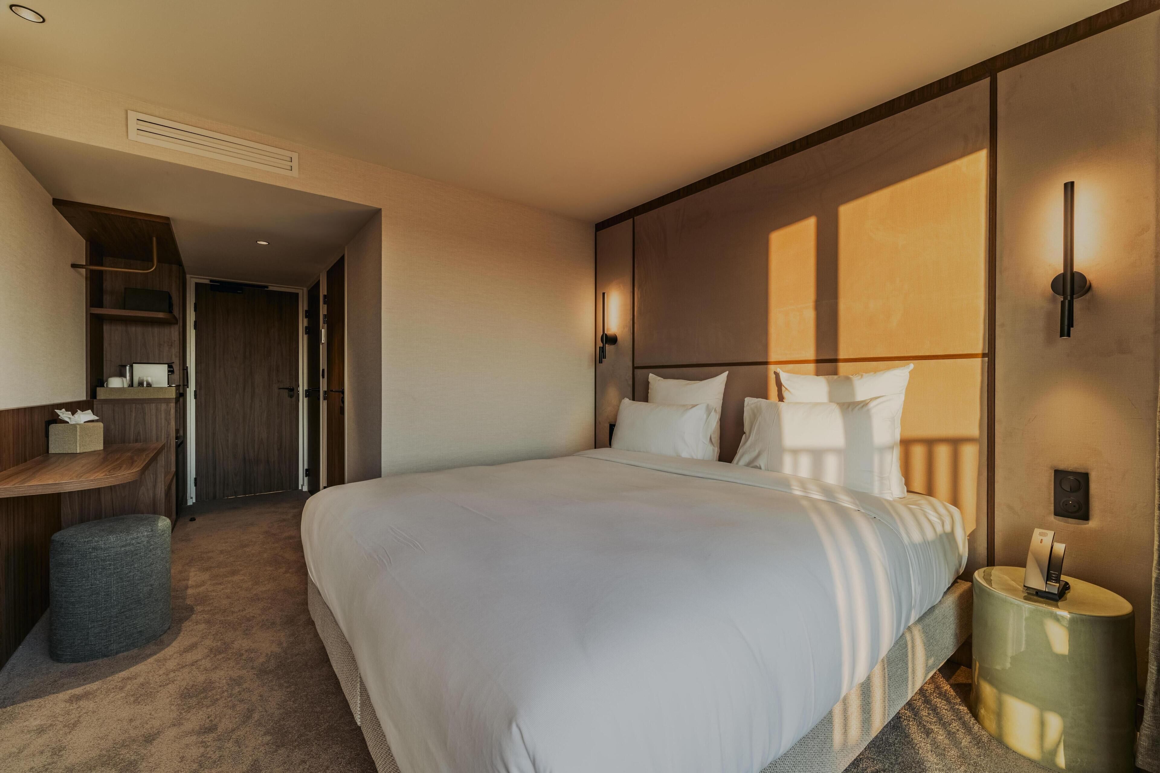 Chambre Supérieure, terrasse, vue pins | Draps italiens Frette, literie de qualité supérieure, surmatelas