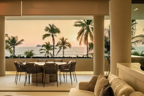 Exclusive Apartment | Dining room