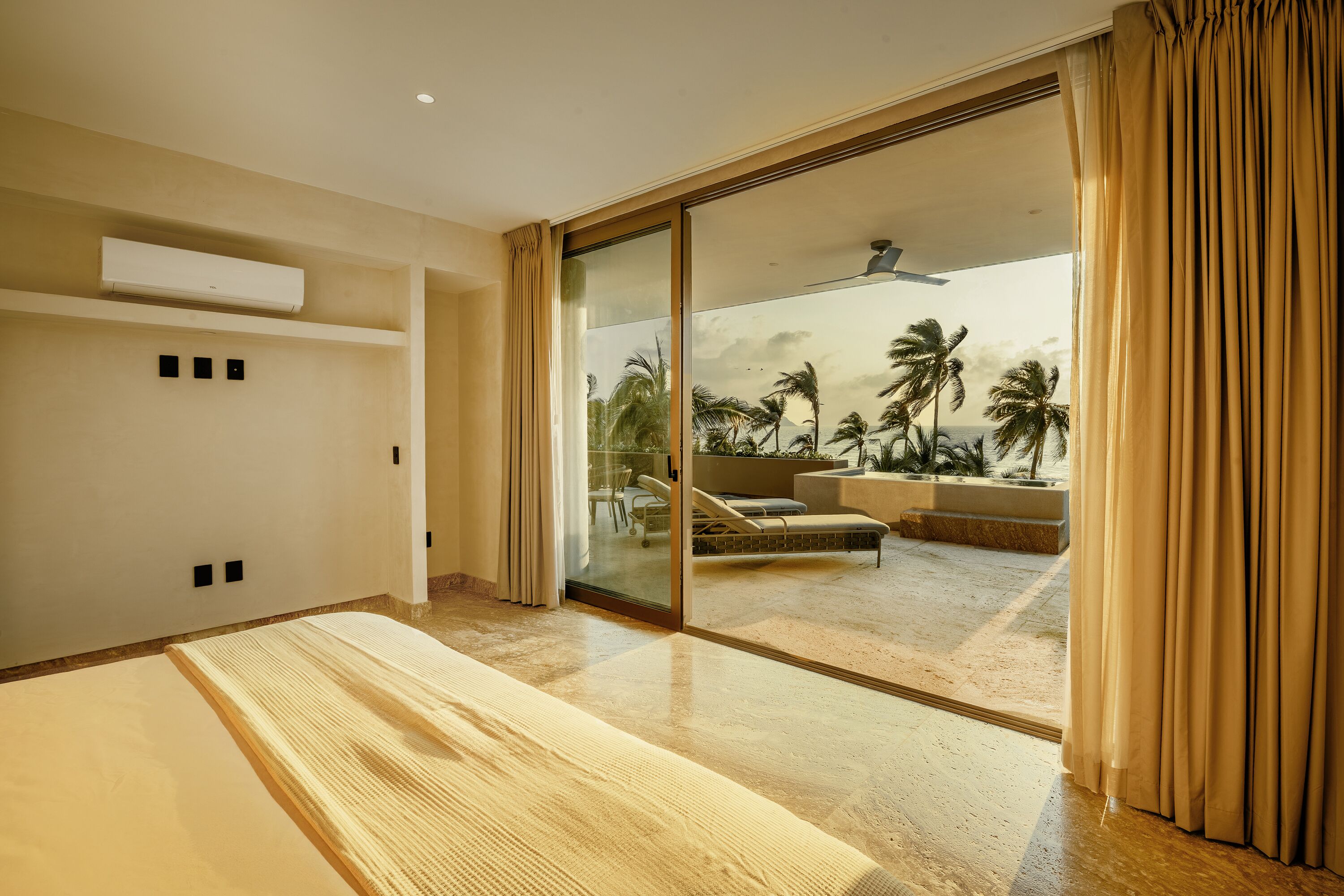 Panoramic Apartment, 4 Bedrooms, Sea View, Sea Facing | Premium bedding, down comforters, individually decorated