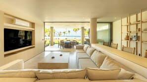 Premium-villa - havudsigt | Stue | 60-tommers fladskærms-tv med digitale kanaler