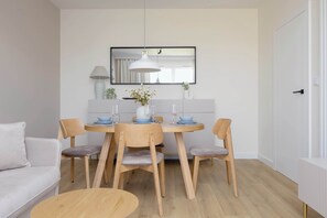 Dining - Air-conditioned apartment in Mokotow | Parking and Balcony (Warszawa)