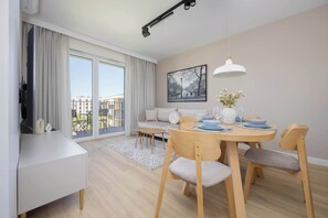 TV, offices - Dywizjonu AK Jeleń 1D | Warsaw | Prestige Apartment | Parking (Warszawa)