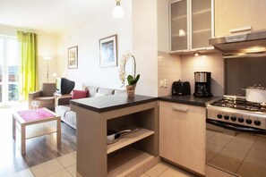 Oven, stovetop, dishwasher, coffee/tea maker