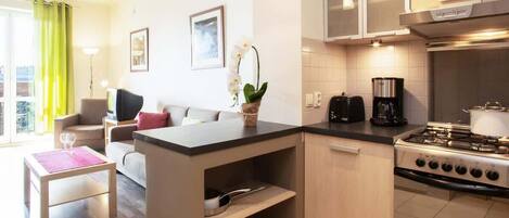 Oven, stovetop, dishwasher, coffee/tea maker