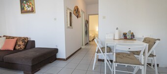 Aphrodite Apartment by Rentals Pro