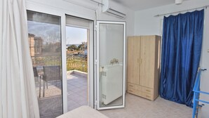 Interior - Alkiviadis Maisonette by Rentalspro (Nea Propontida)