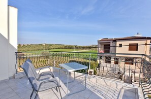 Interior - Alkiviadis Maisonette by Rentalspro (Nea Propontida)