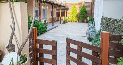 Alley House by Rentalspro