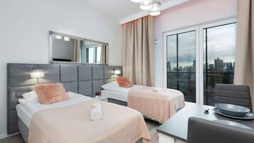 Iron/ironing board, WiFi, bed sheets