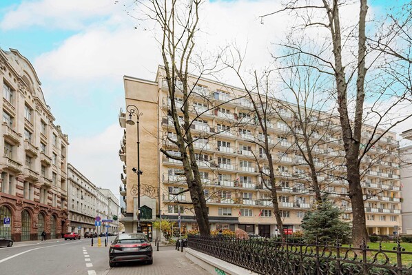 View from the street of the building in which the flat is located.
