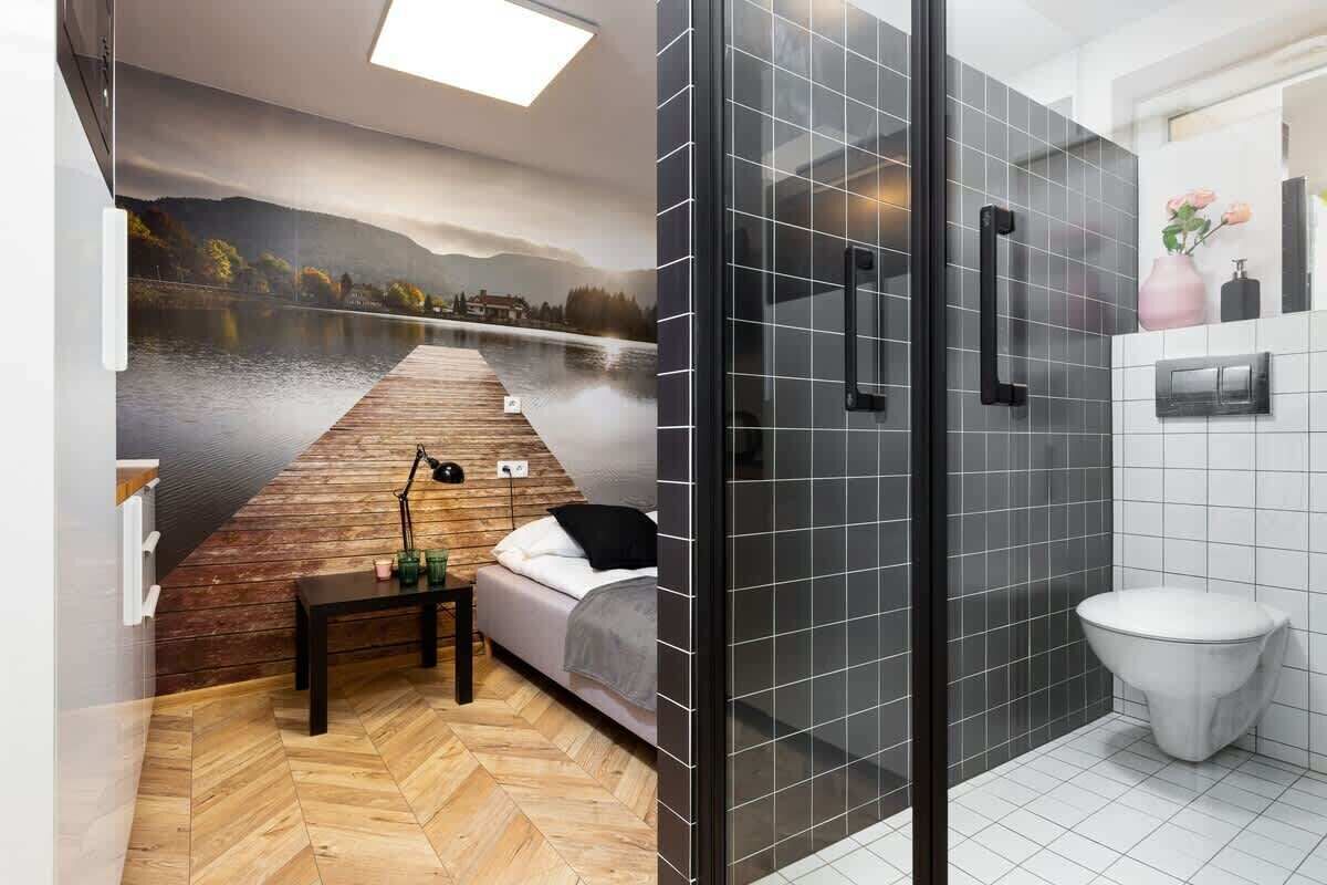 Dusch, hårtork, handdukar och schampo