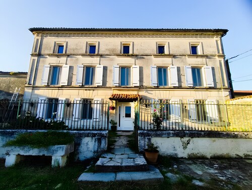 Charming studio "le 1864" with private garden and Wi-Fi